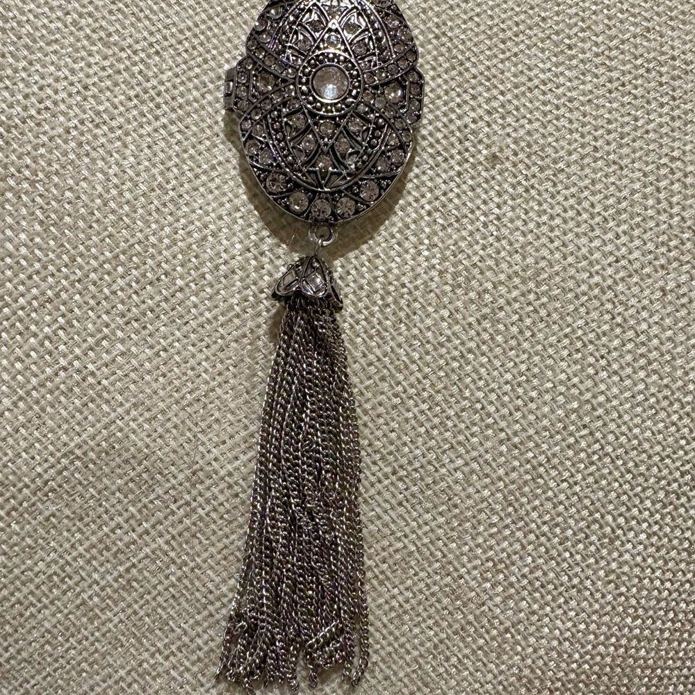 Locket with Tassel -double chain - Picture 5 of 5